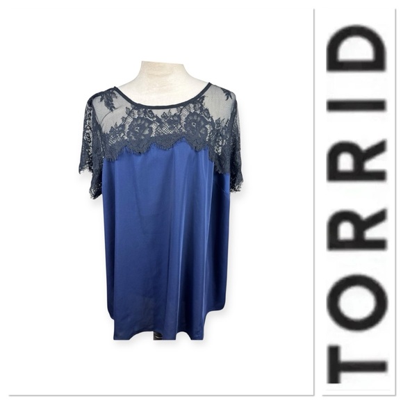 🆕 Torrid satin blue top with black lace size 1-1X/14-16 - Picture 1 of 11